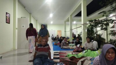 Foto : Warga Desa Sebulu Terkena Keracunan Makanan.