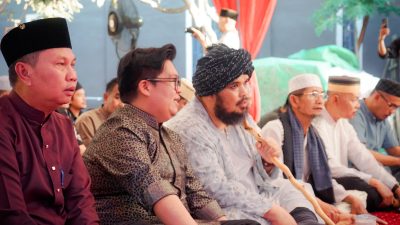 Wakil Bupati bersama Ustaz Dery Sulaiman